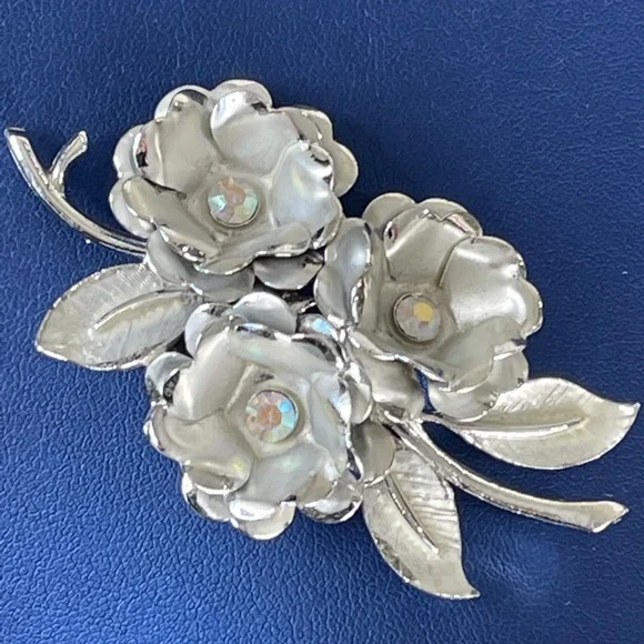 CORO pin VINTAGE floral BROOCH silver + rhinestone FEMININE stylish TIMELESS - Picture 1 of 13